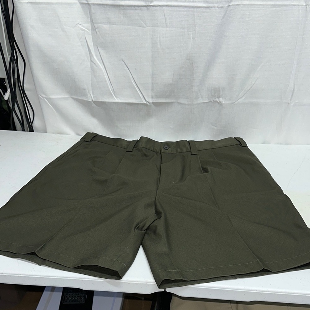 New Ashworth Green Flat Front Shorts Casual Lightweight Design Sz.38..(091)